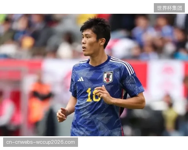 富安健洋的健康成为日本后防最大变数，其在阿贾克斯的恢复状况直接影响森保一的世界杯战术部署。